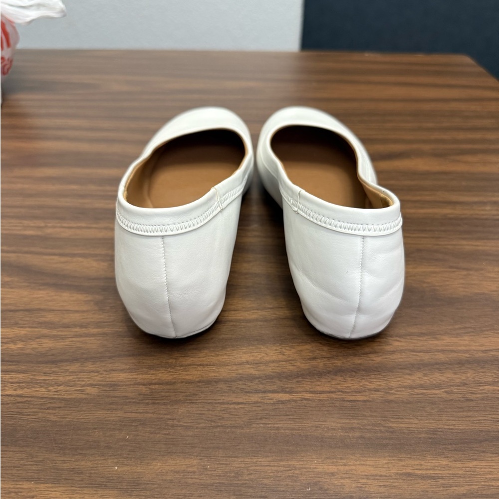 Elegant White Women's Flats - Picture 6 of 9
